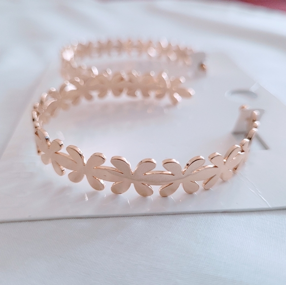 Hoop Earrings - Picture 3 of 4